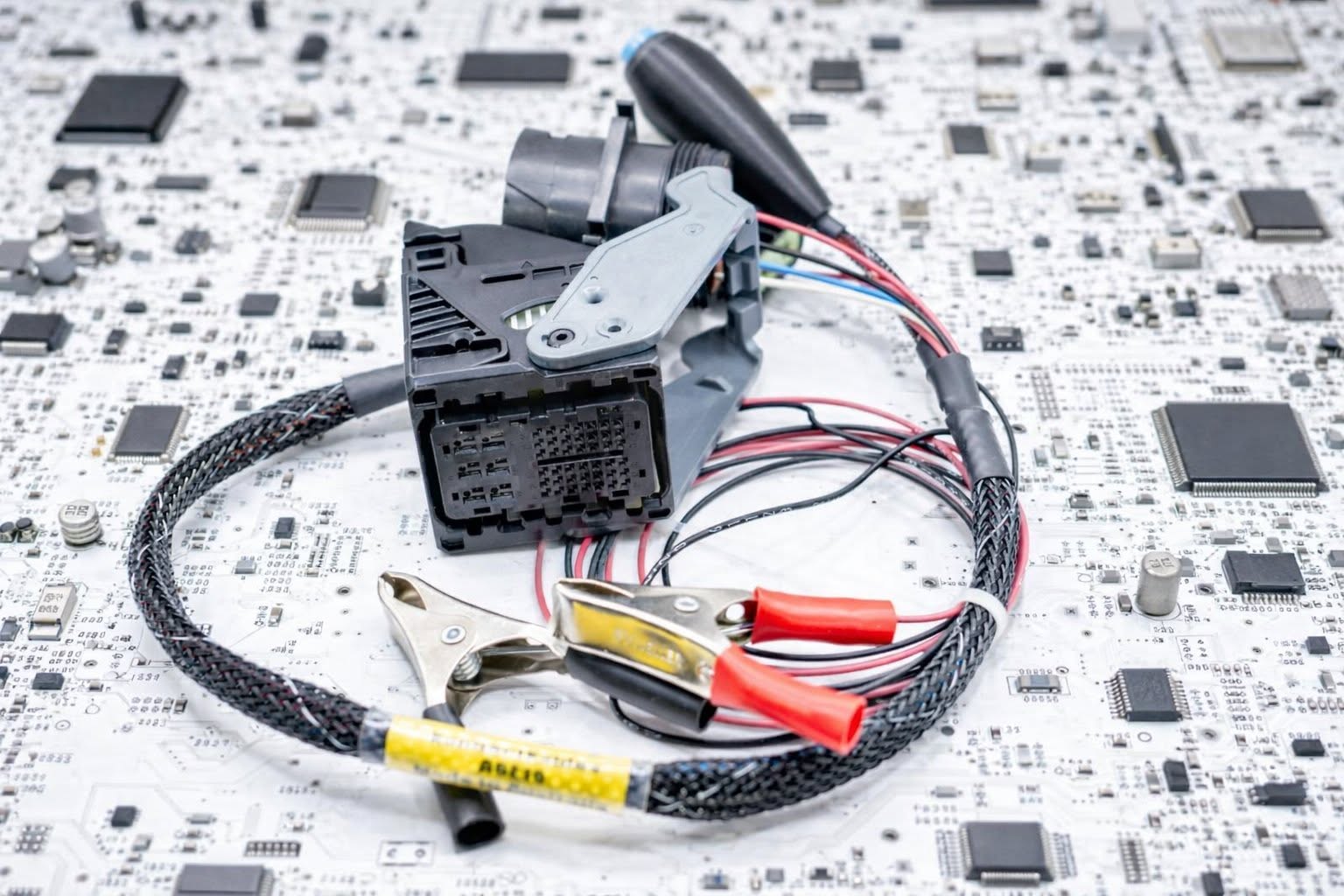 Replikate CAT A6E10 Spring Probe Plus Dual purpose Trasdata Cable - Image 3